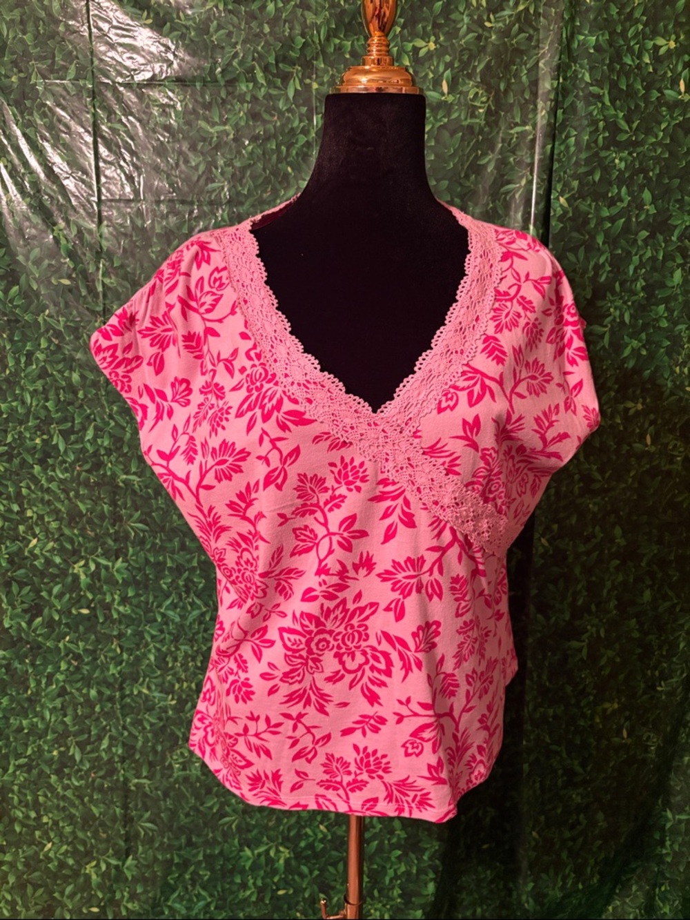 Liz Claiborne Pink Floral V-Neck Lace Trim Camisole